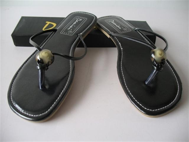grossiste destockage Lot de chaussures tongs femmes