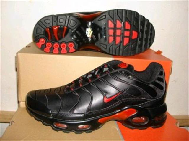 grossiste destockage destockstar Grossiste bas prix Nike tn shox Puma max 90 91 gucci prada chausssures  lacoste 