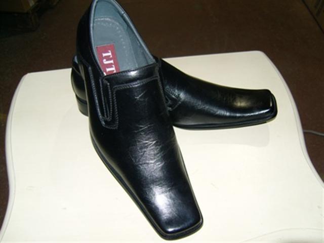grossiste destockage OFFRE A SAISIR : CHAUSSURE DE VILLE  TRES MOINS CHERES (4.50)
