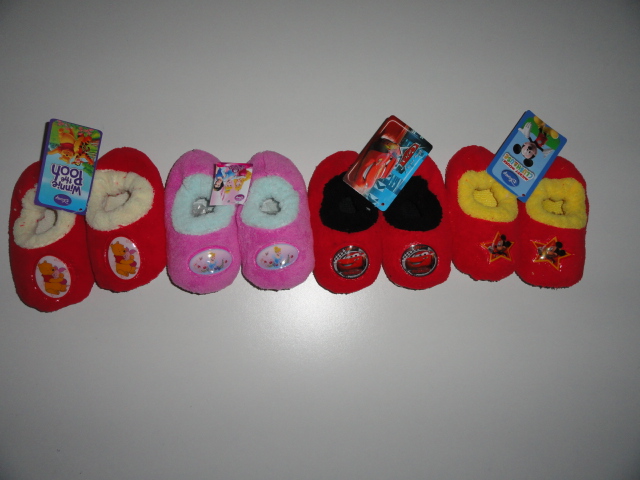 grossiste destockage Pantoufles hiver enfant DISNEY